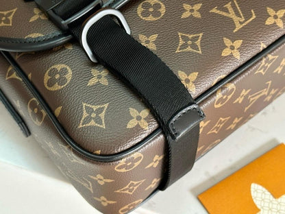 Modern Elegant Leather Travel Bag