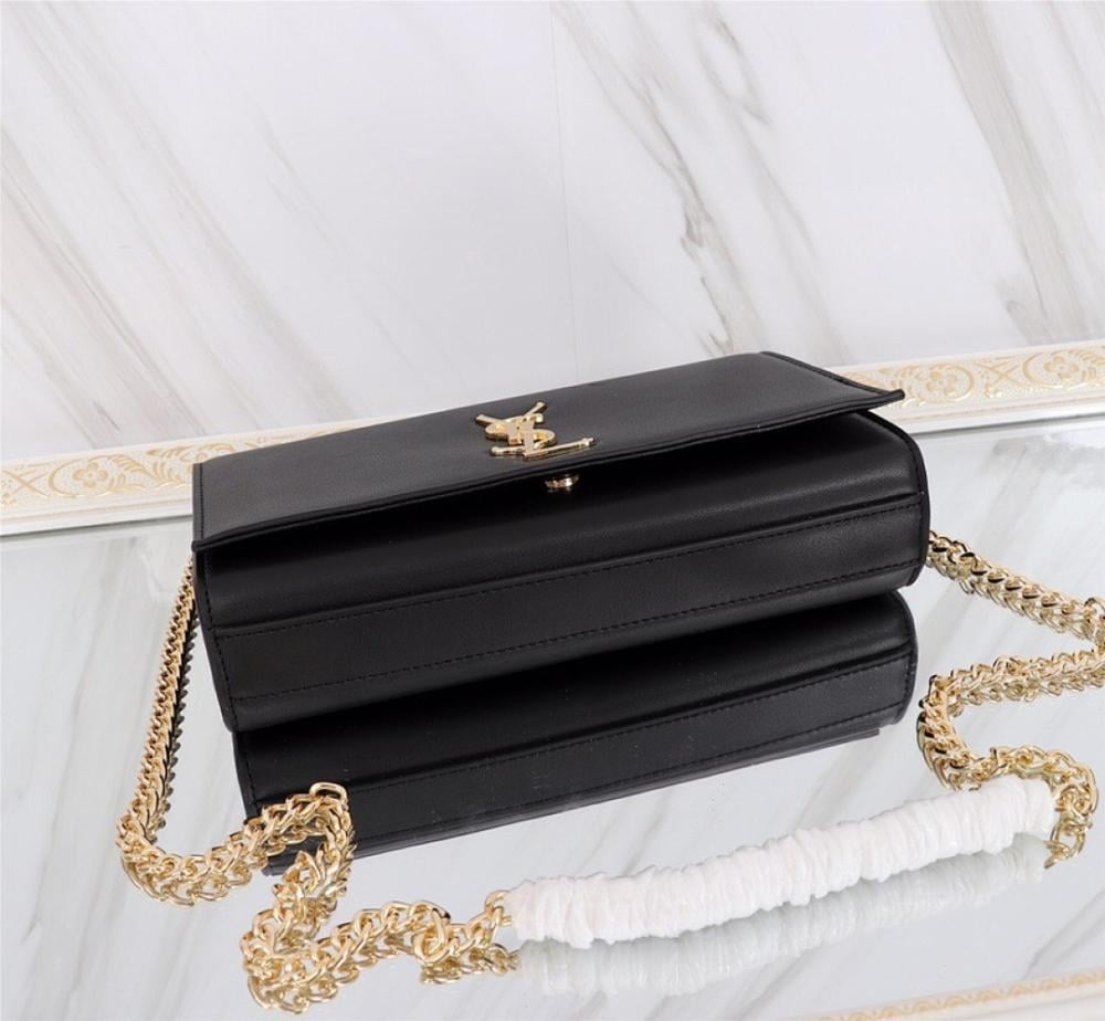 Elegant Leather Shoulder Bag – Limited Edition