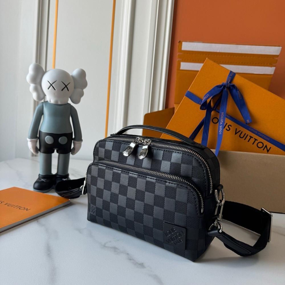 Modern Italian-Inspired Leather Shoulder Bag