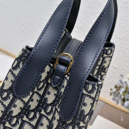 Modern Leather Bucket Bag – Limited Edition