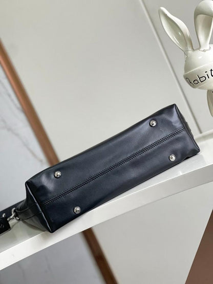 Classic Elegant Canvas Shoulder Bag – Special Edition
