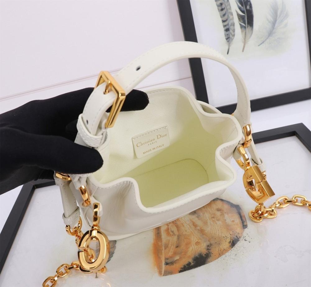 Elegant Leather Bucket Bag – Special Edition