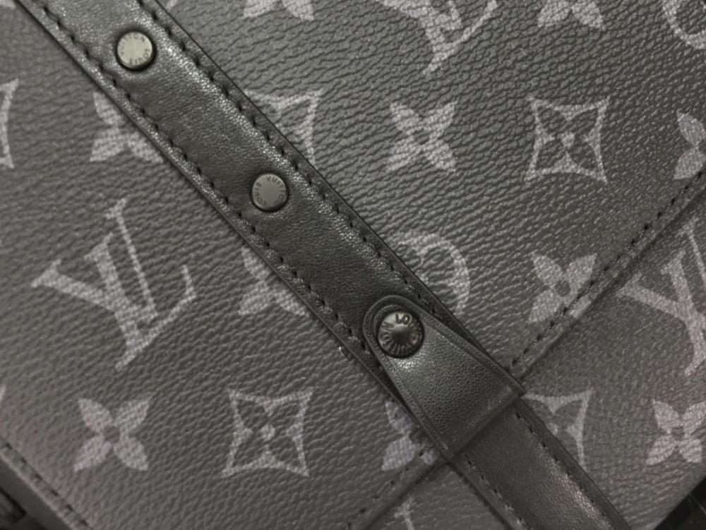 Elegant Messenger Bag