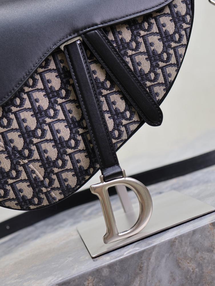 Elegant Shoulder Bag