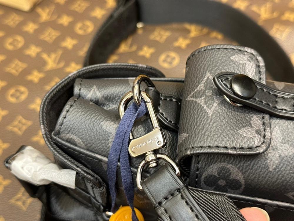 Italian-Inspired Elegant Black Leather Crossbody Bag