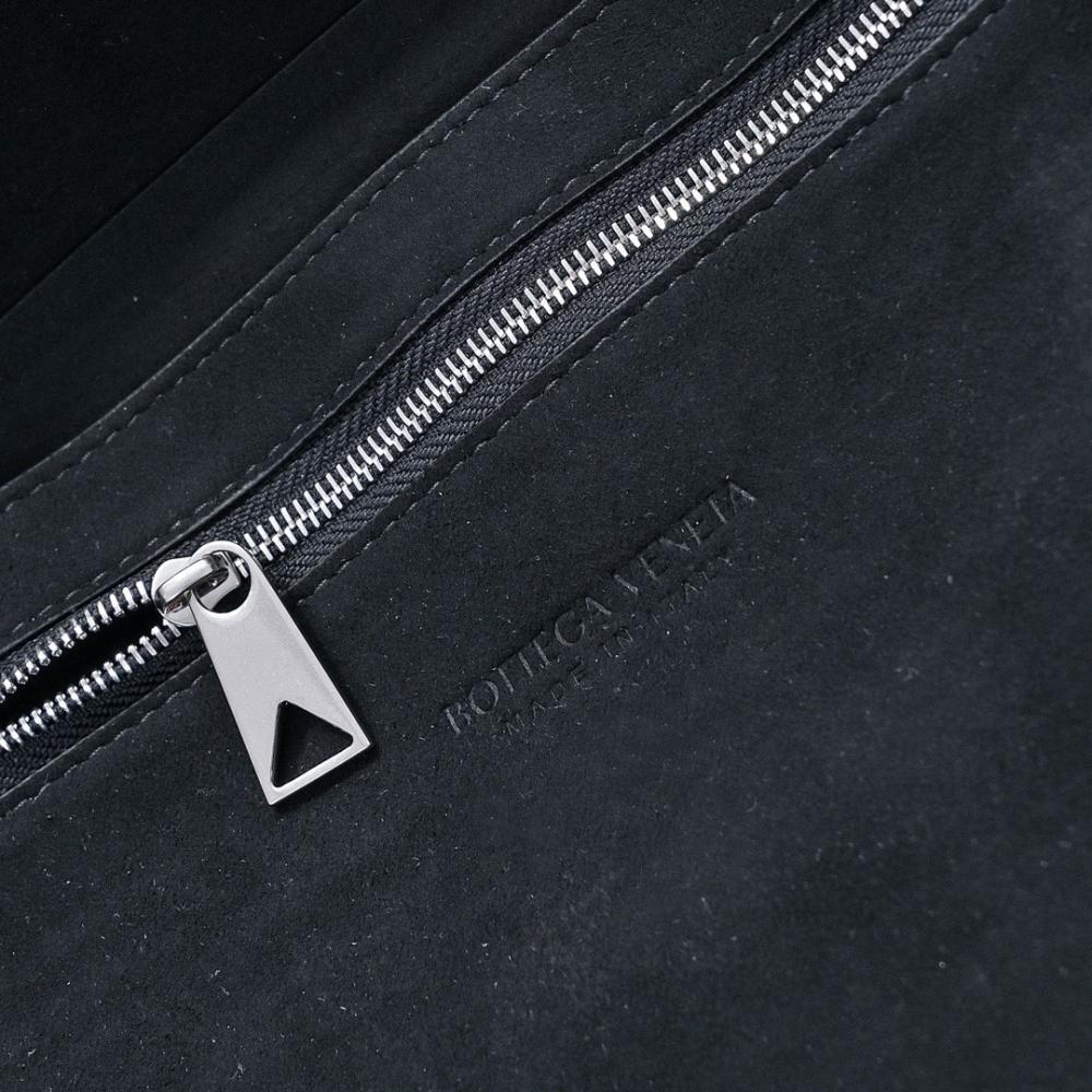 Alma Woven Shoulder Bag