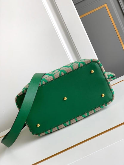 Elegant Stylish Woven Bag