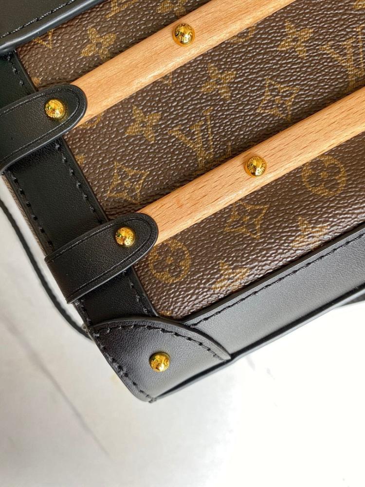 Stylish Brown Leather Shoulder Bag – Special Edition