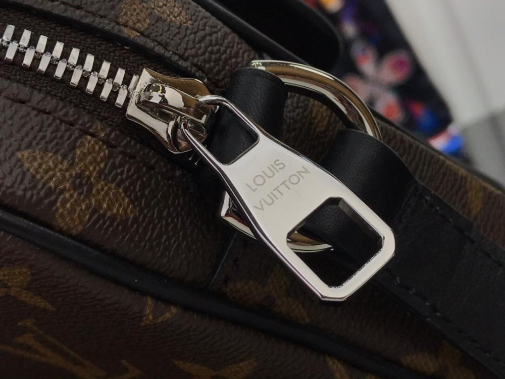 Elegant Shoulder Bag