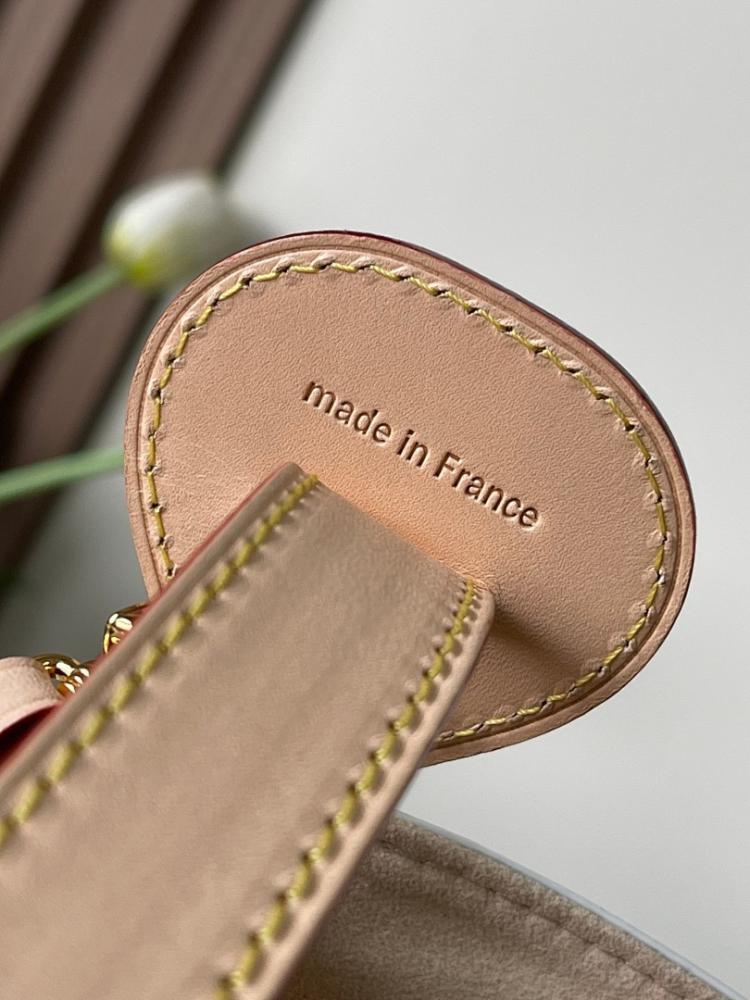 Modern Elegant Canvas Shoulder Bag – Limited Edition