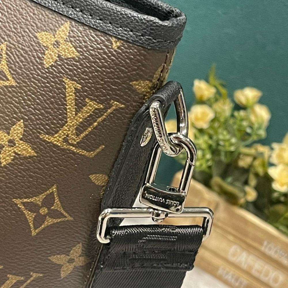 Stylish Leather Shoulder Bag – Special Edition