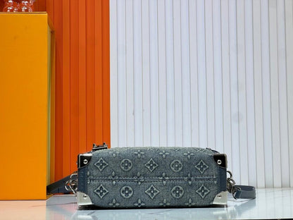 Classic Elegant Leather Shoulder Bag – Limited Edition