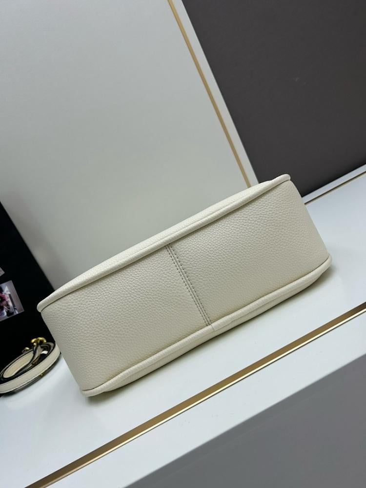 Classic Modern Leather Top Handle Bag