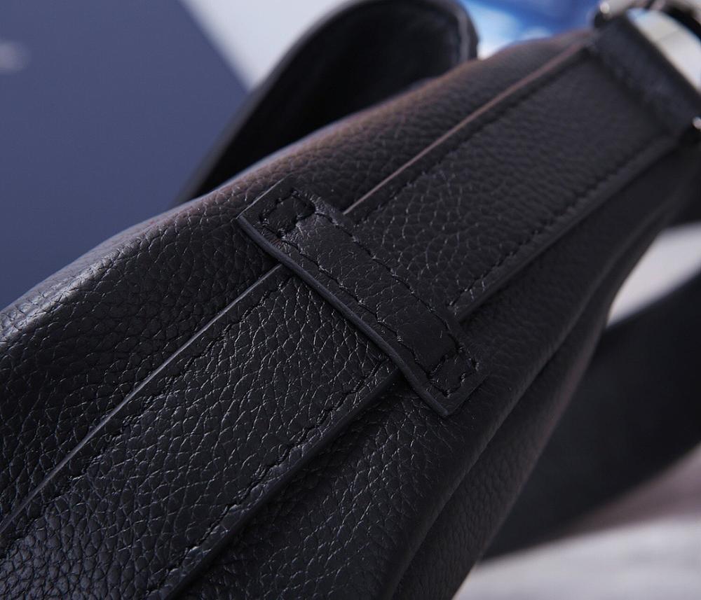 Stylish Refined Black Quilted Calfskin Crossbody Bag