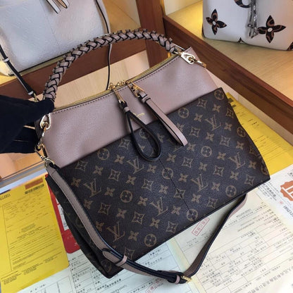 Modern Refined Leather Shoulder Bag