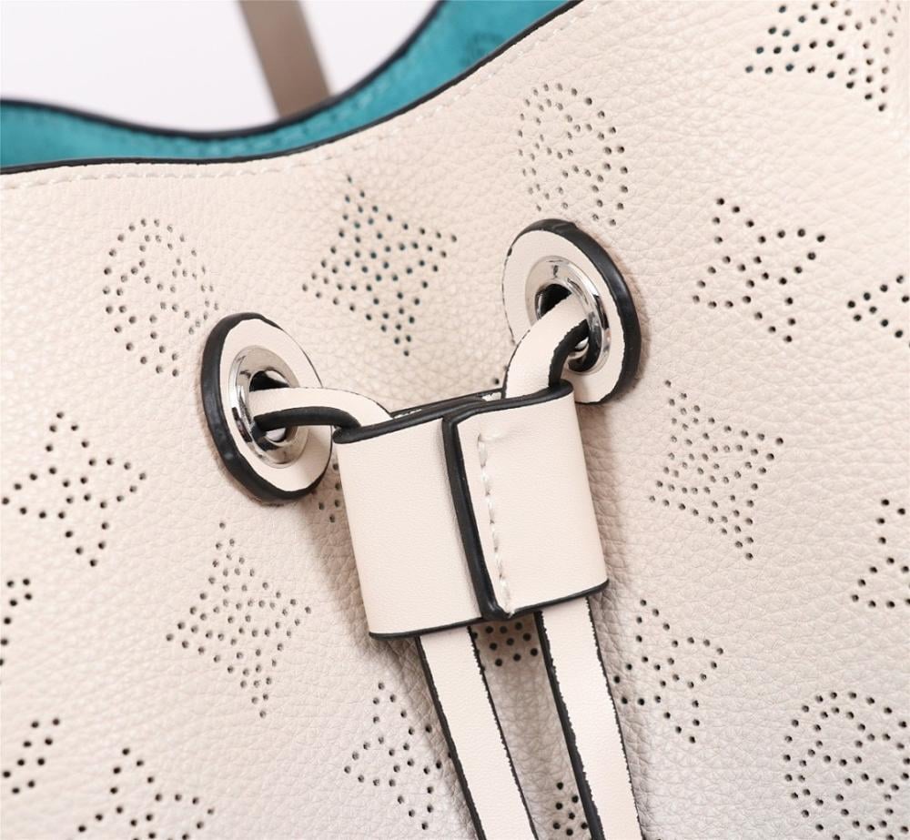 Stylish Woven Calfskin Bucket Bag – Limited Edition