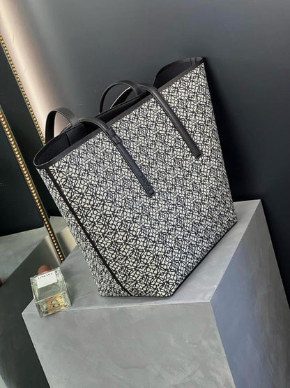 Modern Elegant Leather Tote Bag