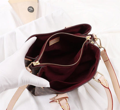 30 Montaigne Gold Monogram Leather Crossbody Bag