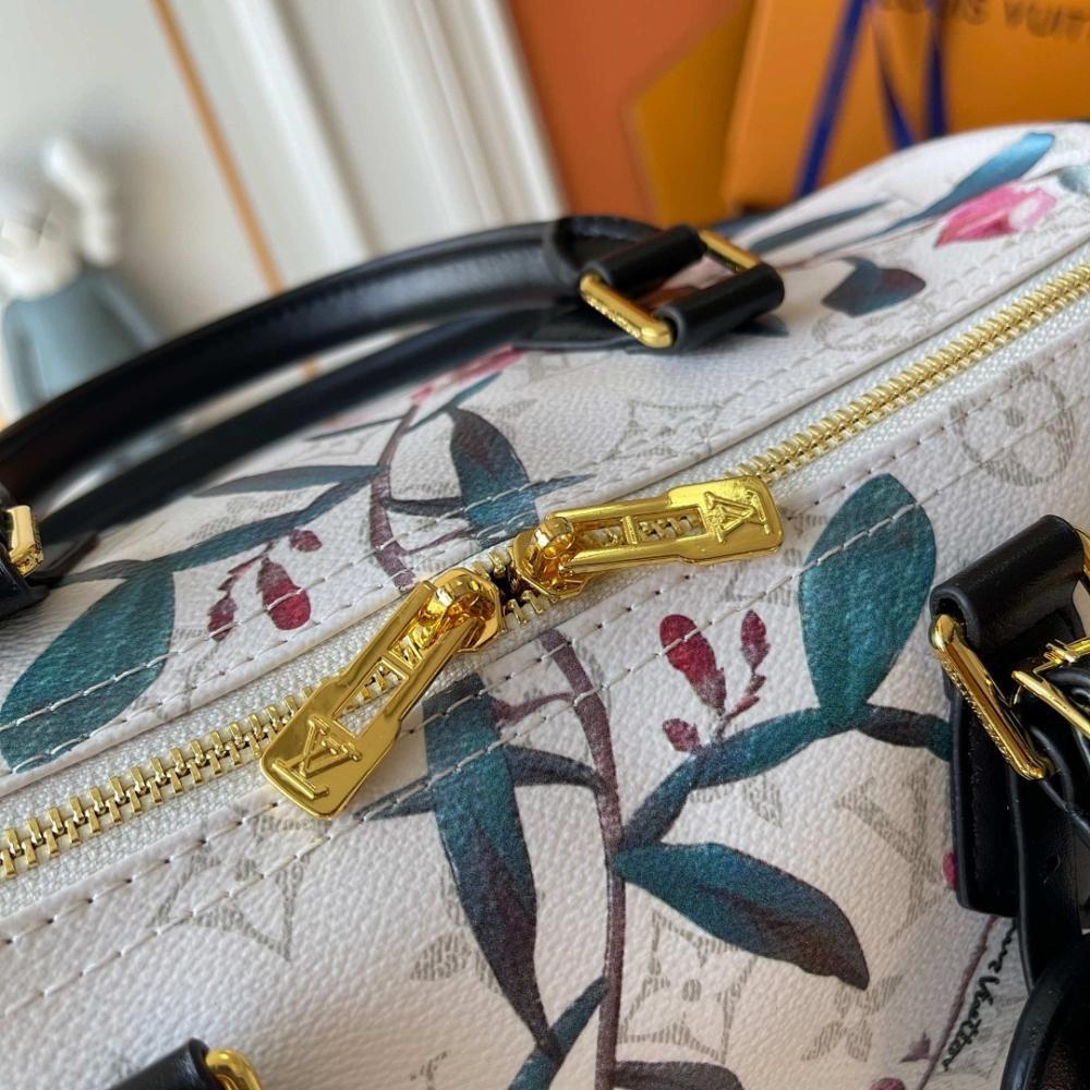 Modern Italian-Inspired Gold Leather Crossbody Bag