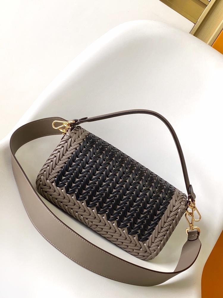 Classic Leather Shoulder Bag