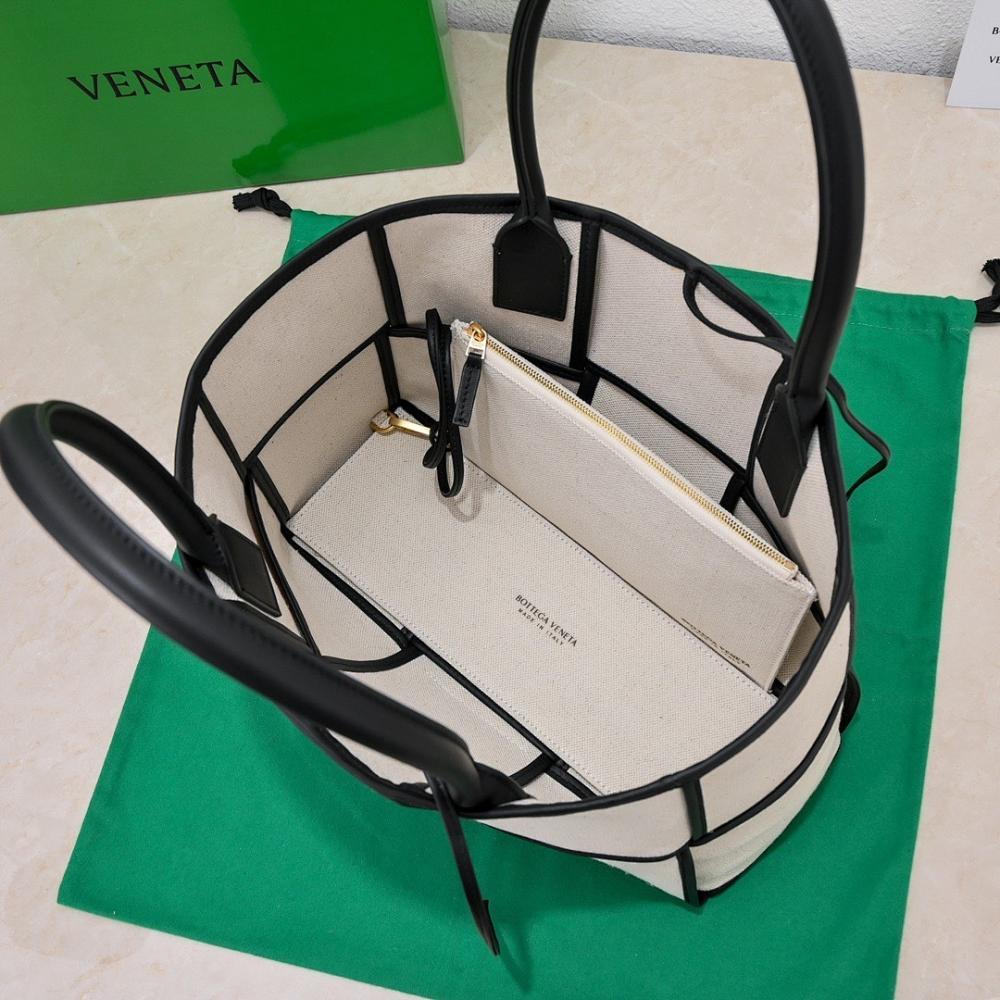 Alma Black Leather Tote Bag