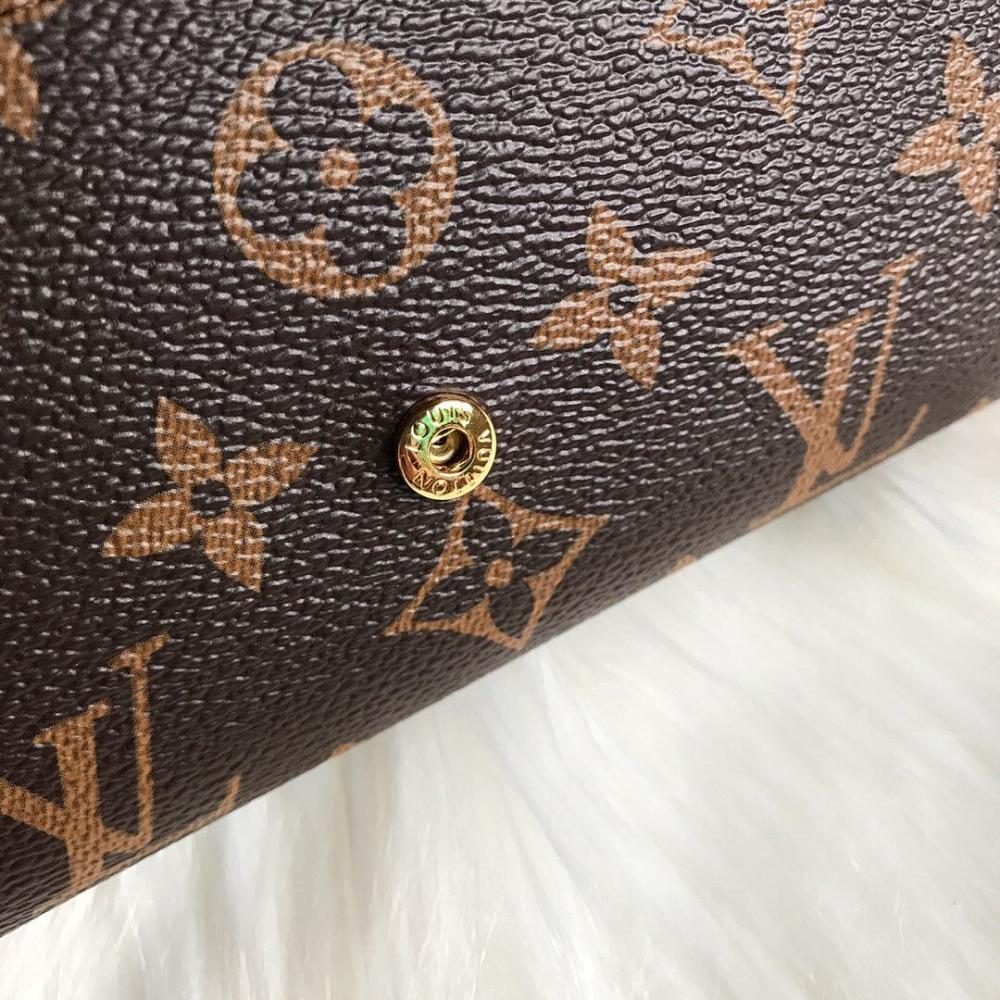 Elegant Stylish Quilted Wallet