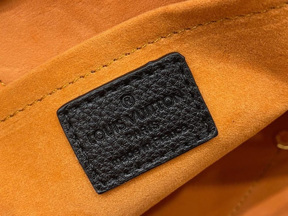 Stylish Leather Crossbody Bag – Special Edition