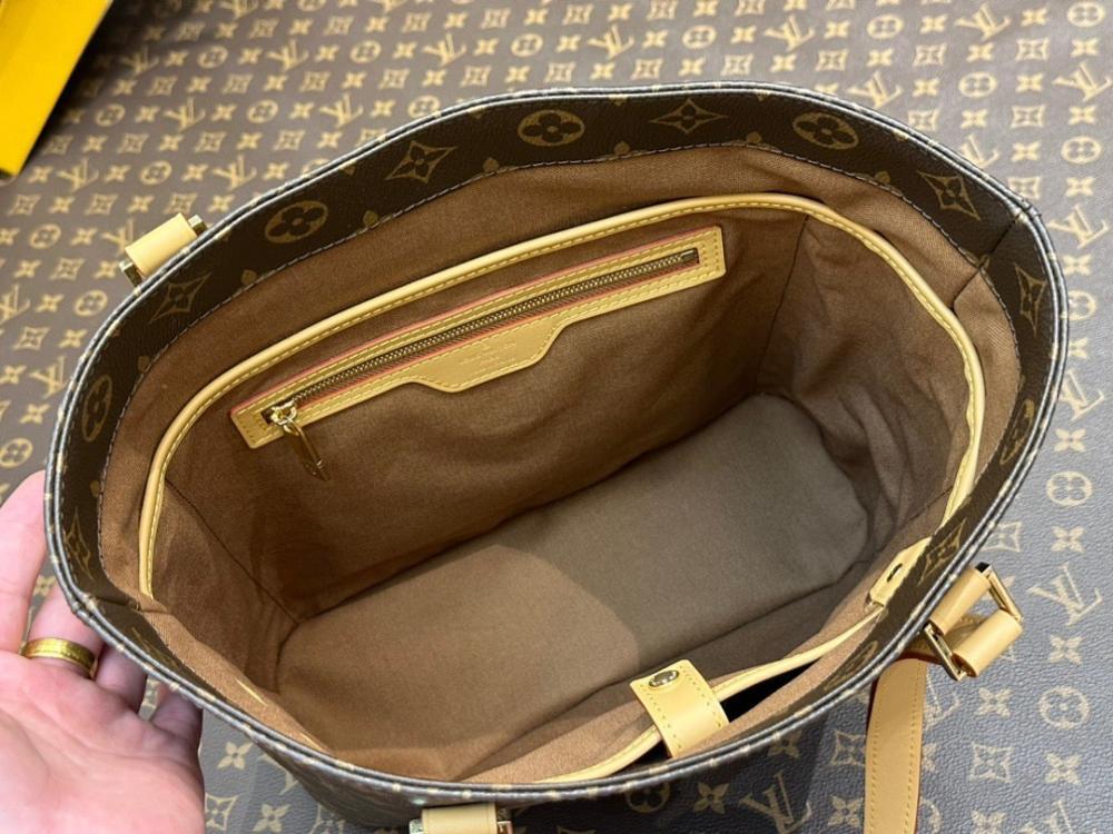 Modern Italian-Inspired Calfskin Tote Bag