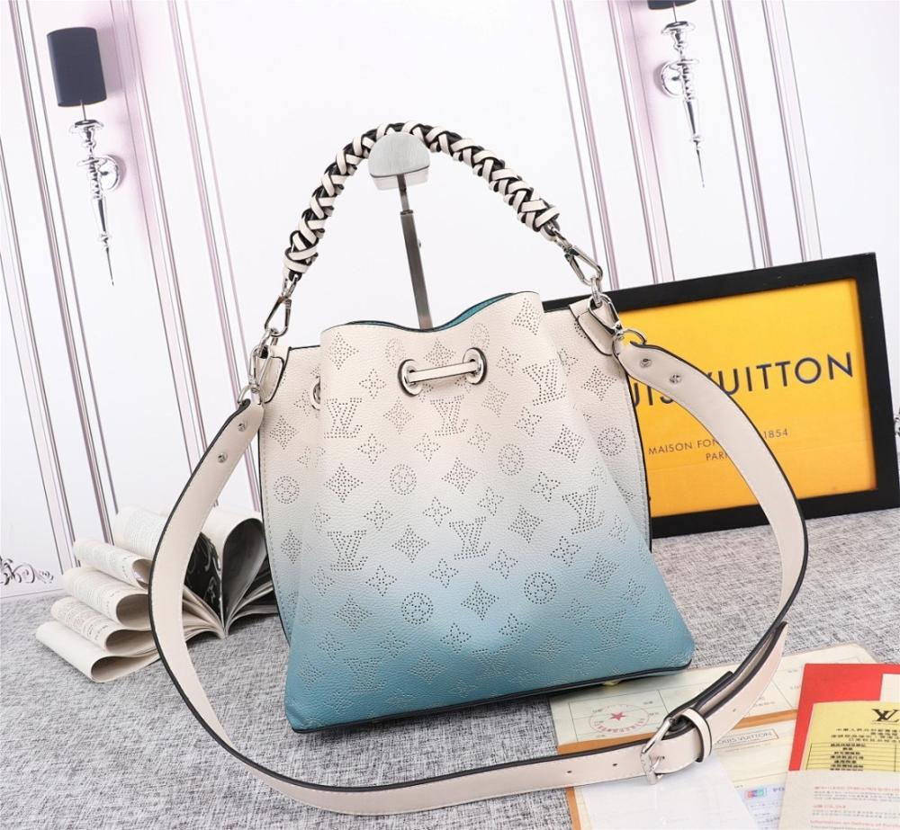 Stylish Woven Calfskin Bucket Bag – Limited Edition