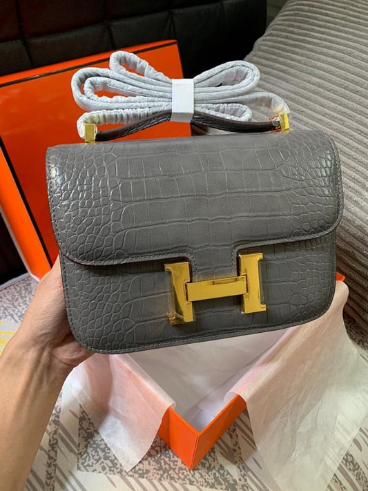Classic Luxury Gold Leather Shoulder Bag – Special Edition