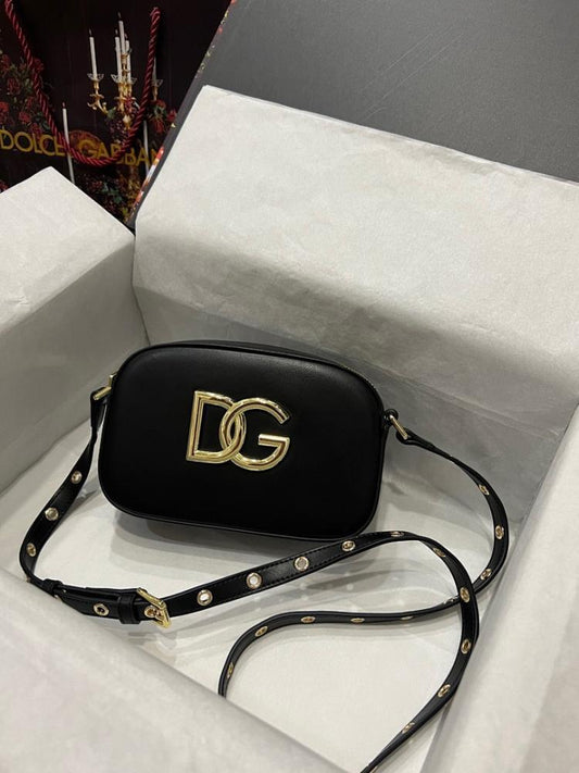 Modern Italian-Inspired Shoulder Bag
