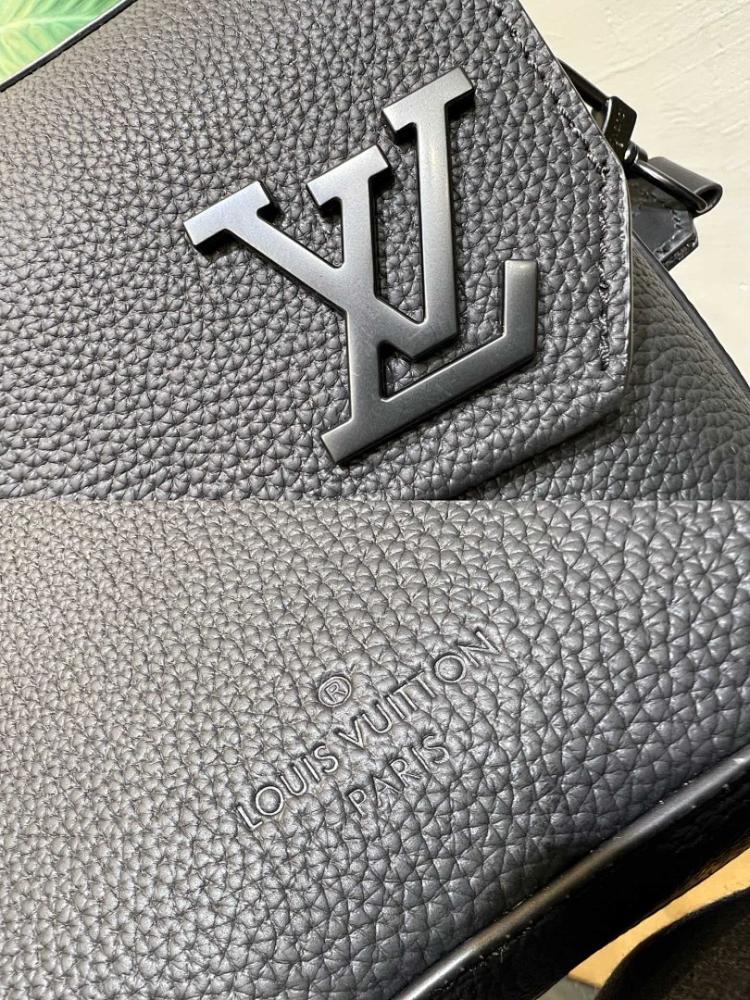 Classic Luxury Leather Shoulder Bag – Limited Edition