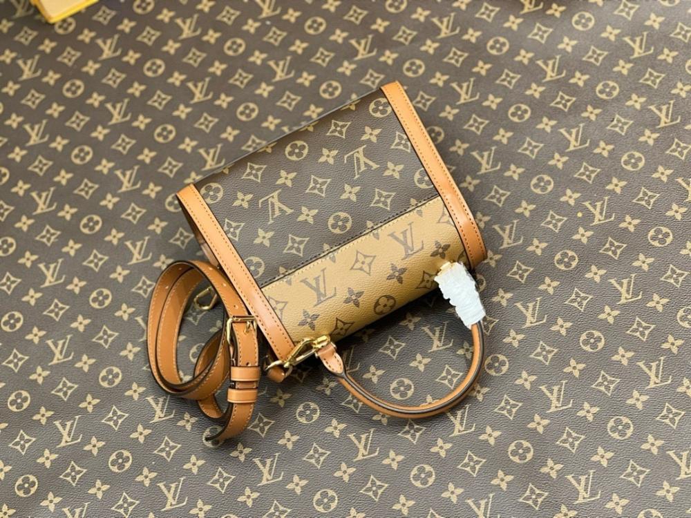 Stylish Refined Leather Crossbody Bag