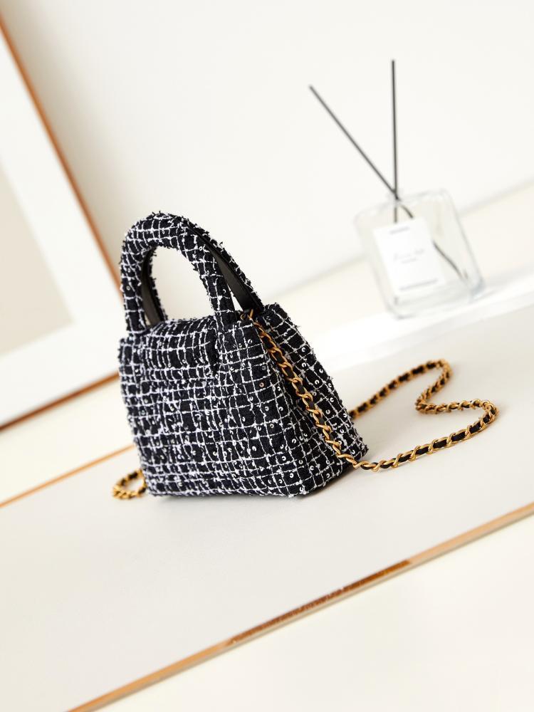 Classic Luxury Leather Shoulder Bag