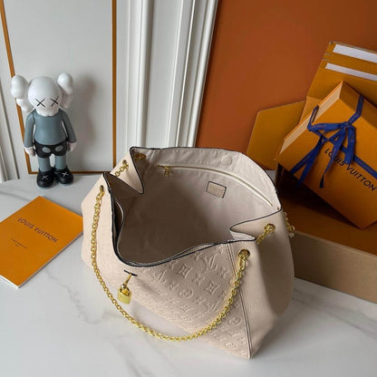 Elegant Monogram Leather Shoulder Bag – Limited Edition