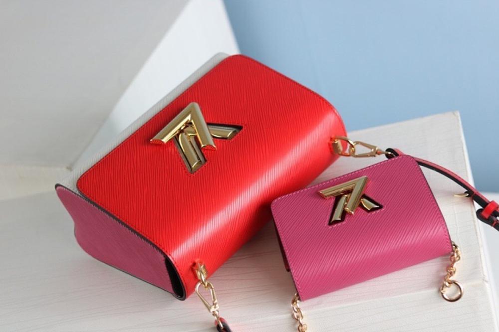 Twist Leather Shoulder Bag