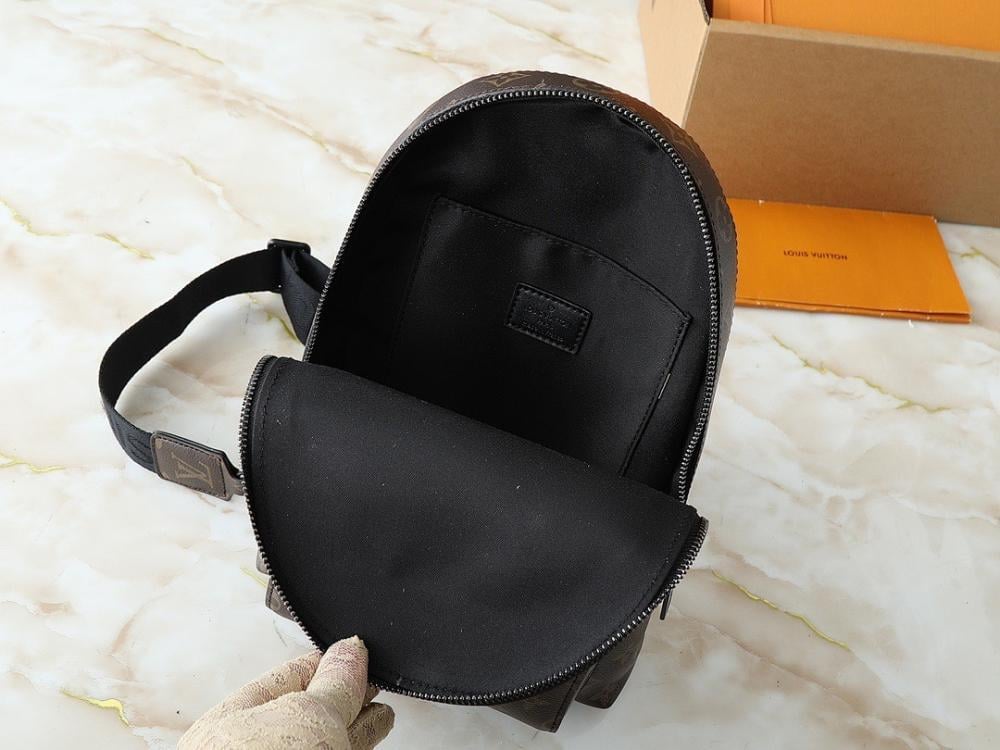 Italian-Inspired Elegant Shoulder Bag
