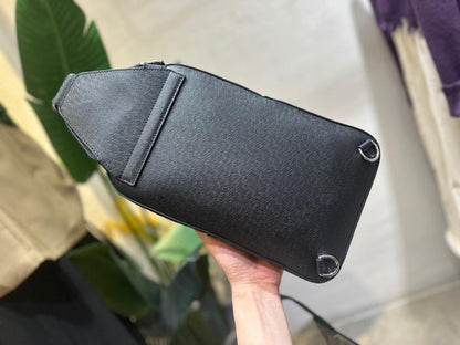 Luxury Refined Canvas Shoulder Bag