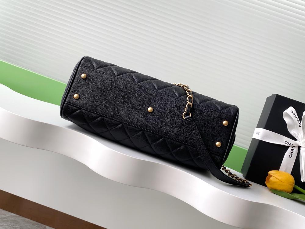 Classic Shoulder Bag