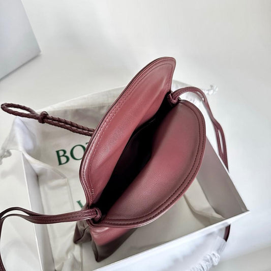 Luxury Woven Crossbody Bag – Limited Edition