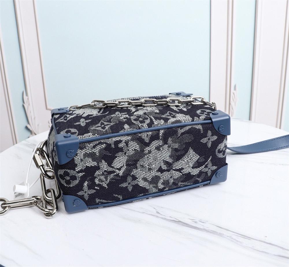 Elegant Refined Canvas Shoulder Bag