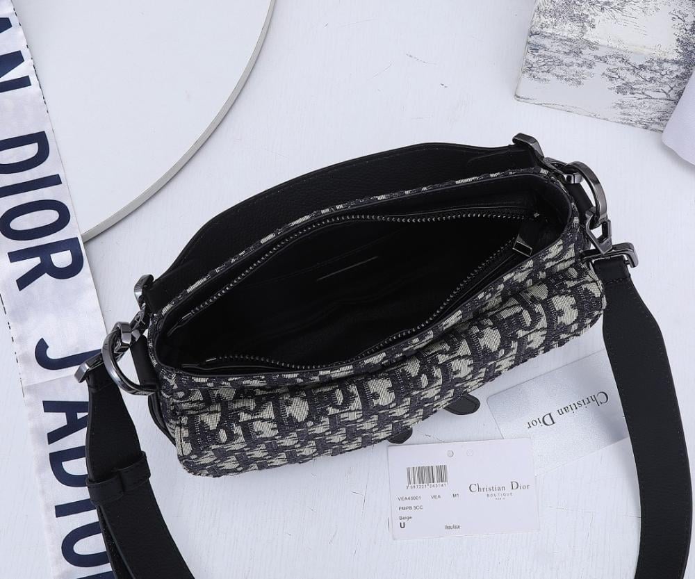 Elegant Refined Black Quilted Calfskin Shoulder Bag