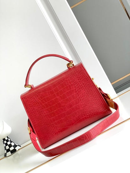Luxury Leather Shoulder Bag – Limited Edition