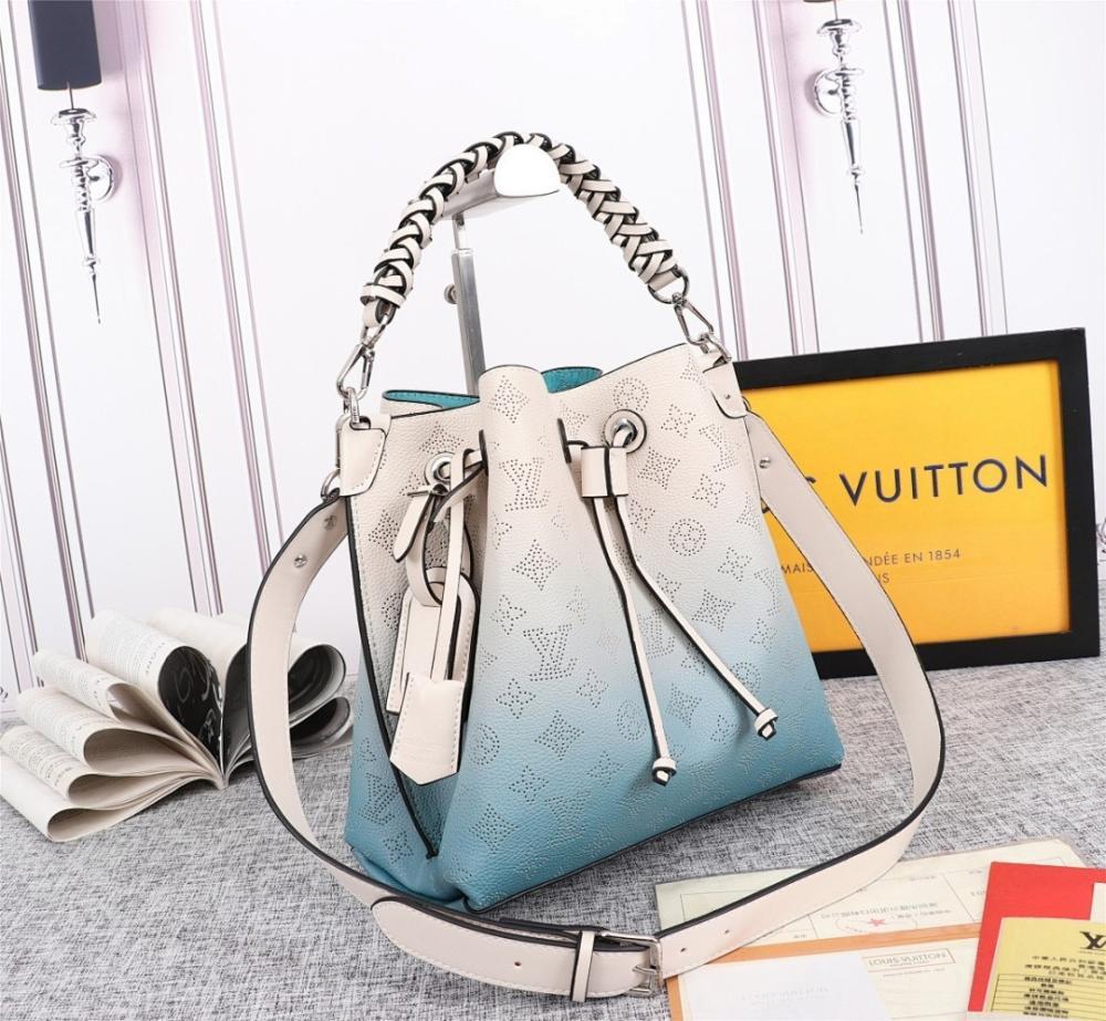 Stylish Woven Calfskin Bucket Bag – Limited Edition