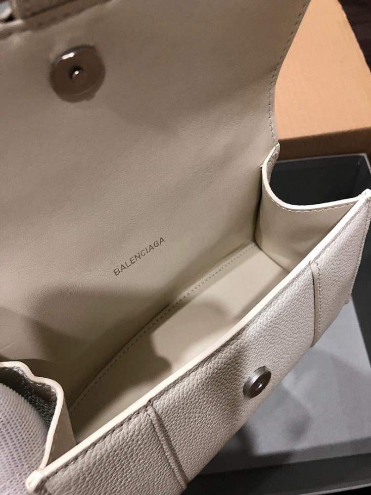 Modern Stylish Leather Top Handle Bag