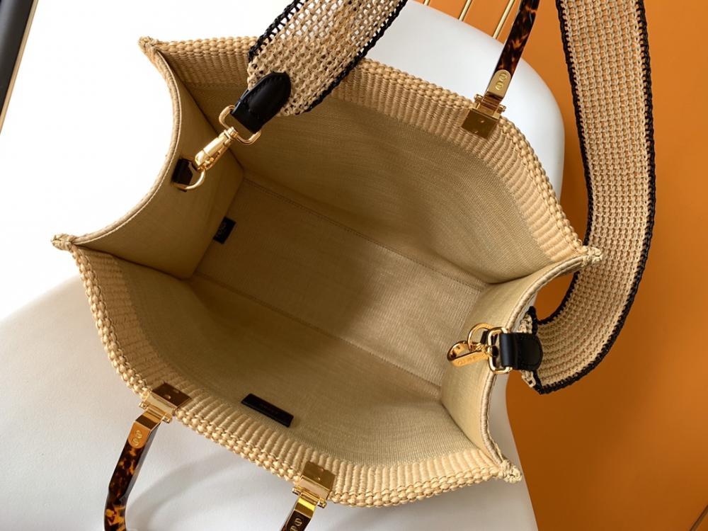 Elegant Crossbody Bag