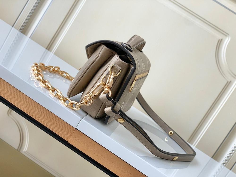Stylish Calfskin Shoulder Bag – Special Edition