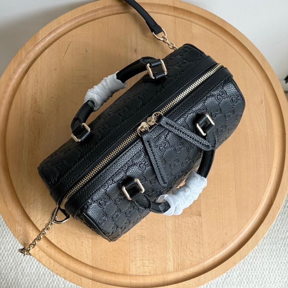 Classic Italian-Inspired Leather Shoulder Bag