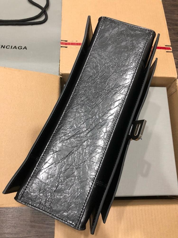 Luxury Calfskin Shoulder Bag – Limited Edition