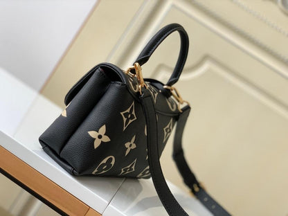 Classic Refined Leather Shoulder Bag
